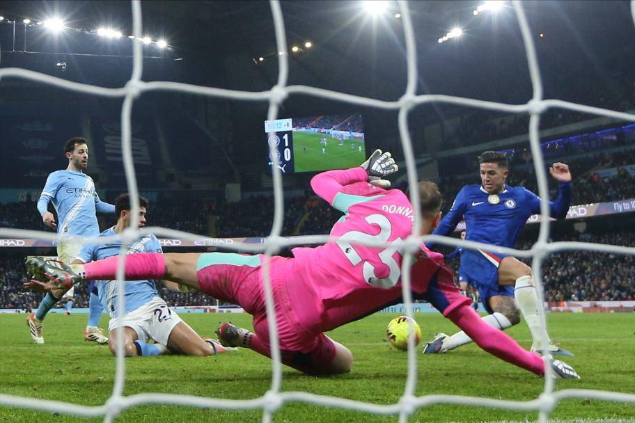 风水轮流转,真该枪手夺冠了?遭读秒绝平,曼城2场丢4分,争冠难